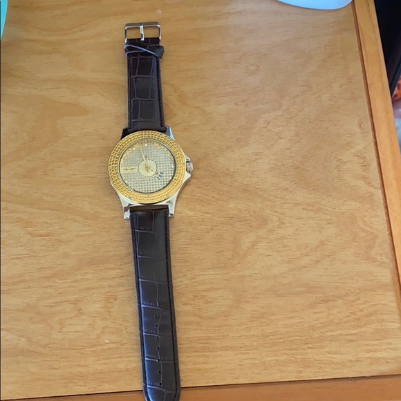 watch - Picture 1 of 7
